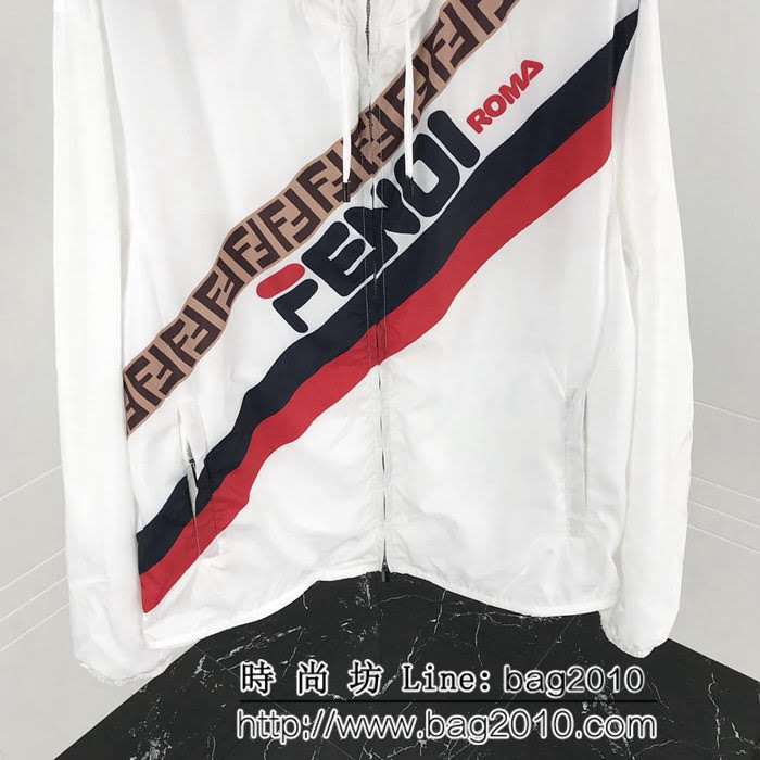 FENDI芬迪 斐樂聯名合作系列款 19ss春季斜杠印花 男款風衣外套 ydi2500